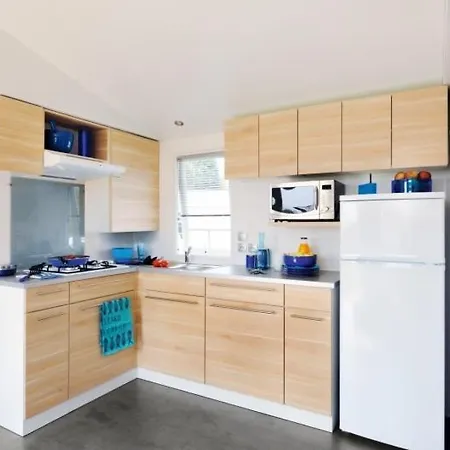 Camping Le Lac De Thoux Camping *