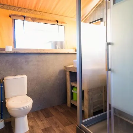 Camping Le Lac De Thoux Camping