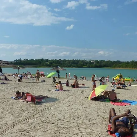 Camping Le Lac De Thoux Saint-Cricq