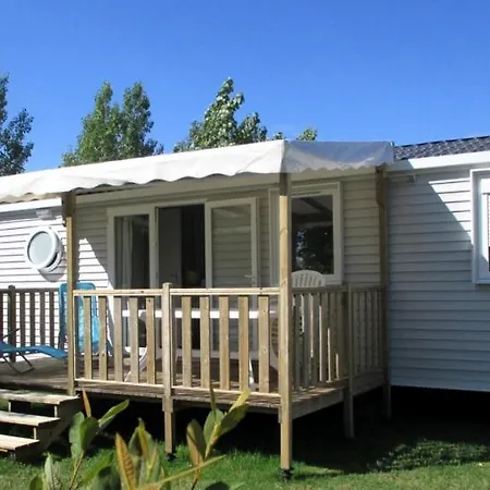 Camping Le Lac De Thoux Camping