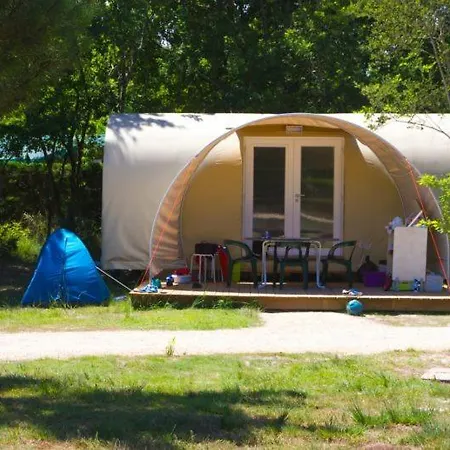 Camping Le Lac De Thoux Camping