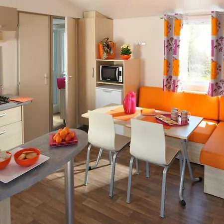 Camping Le Lac De Thoux Camping