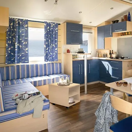 Camping Le Lac De Thoux Camping *