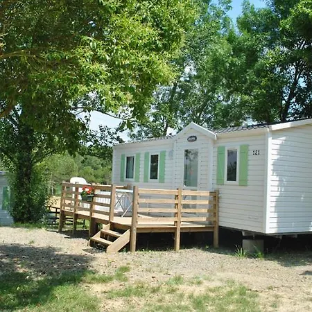 Camping Le Lac De Thoux Camping *