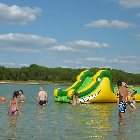 Camping Camping Le Lac De Thoux *