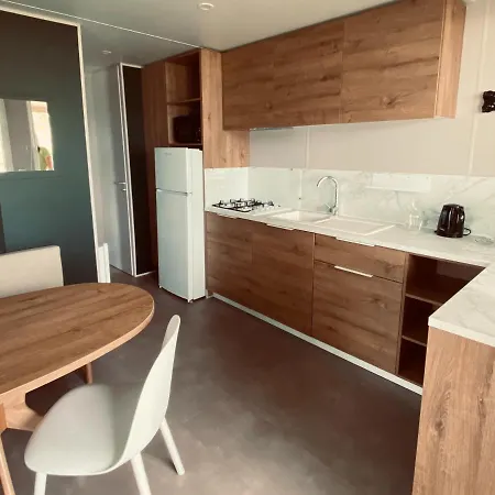 Camping Le Lac De Thoux * Saint-Cricq