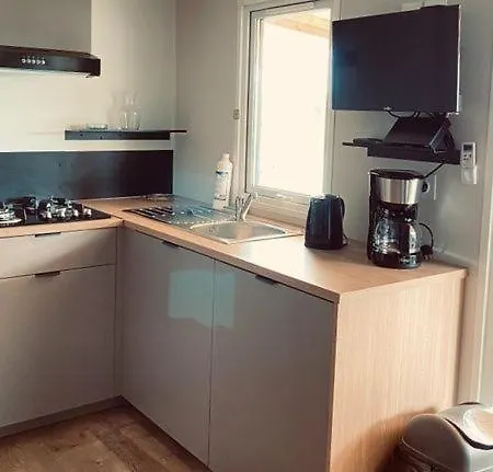 Camping Le Lac De Thoux Saint-Cricq