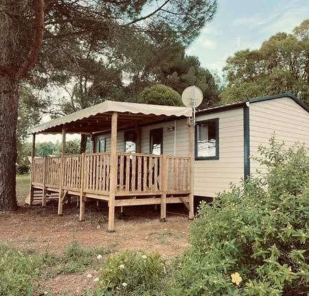 Camping Le Lac De Thoux