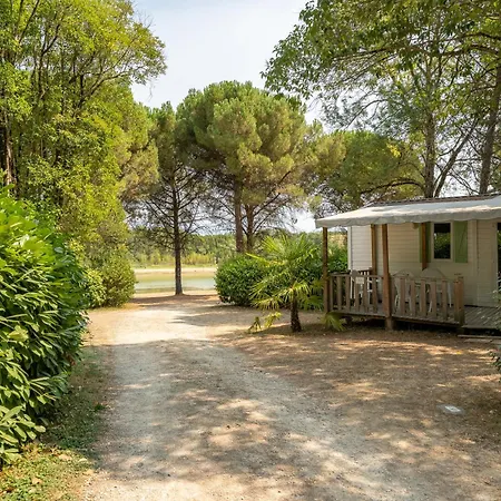Camping Le Lac De Thoux Saint-Cricq